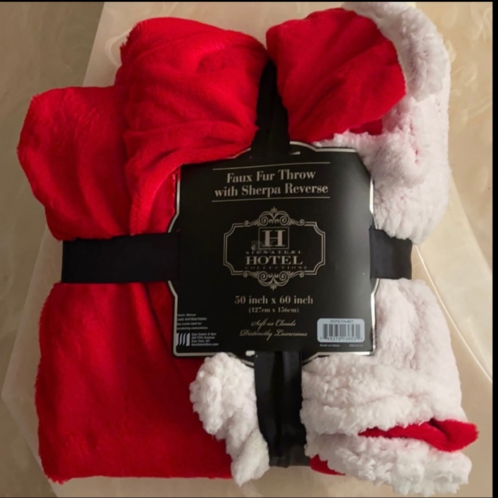 Faux Fur Throw w/ Sherpa Reverse Blanket NWT